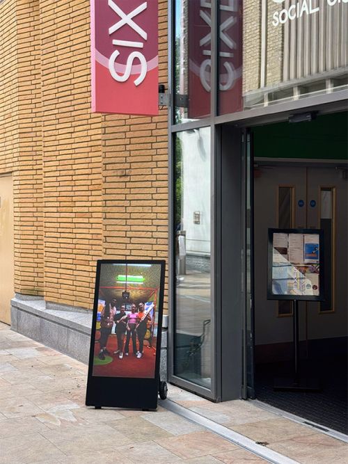 digital signage screen large monitor